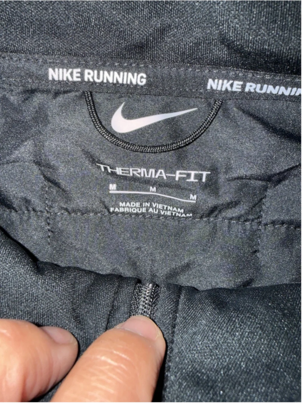 Nike Women's Therma-FIT Essential Filled Running Jacket Size M Black Puffer Logo